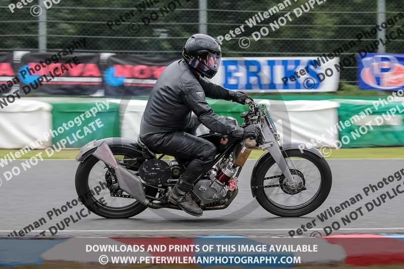 Vintage motorcycle club;eventdigitalimages;mallory park;mallory park trackday photographs;no limits trackdays;peter wileman photography;trackday digital images;trackday photos;vmcc festival 1000 bikes photographs